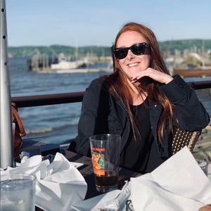 Meet your Posher, Emily